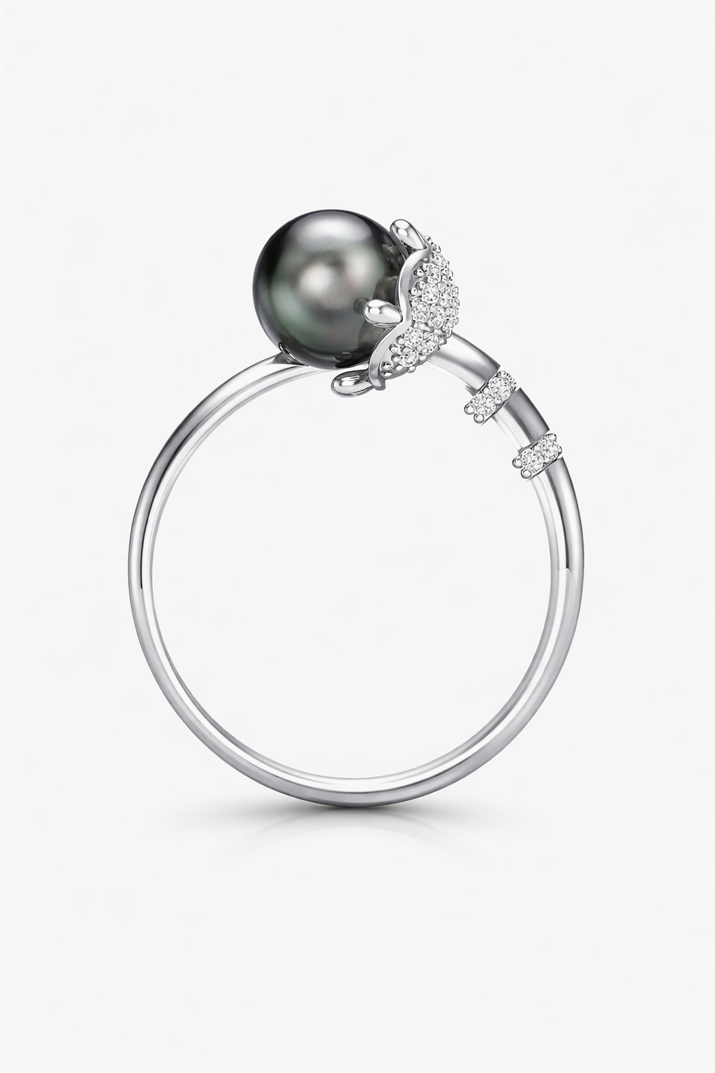 Belladonna Ring – White Gold